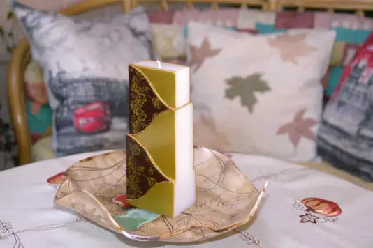 Kerze Zierstufe in Gold und braun verziert